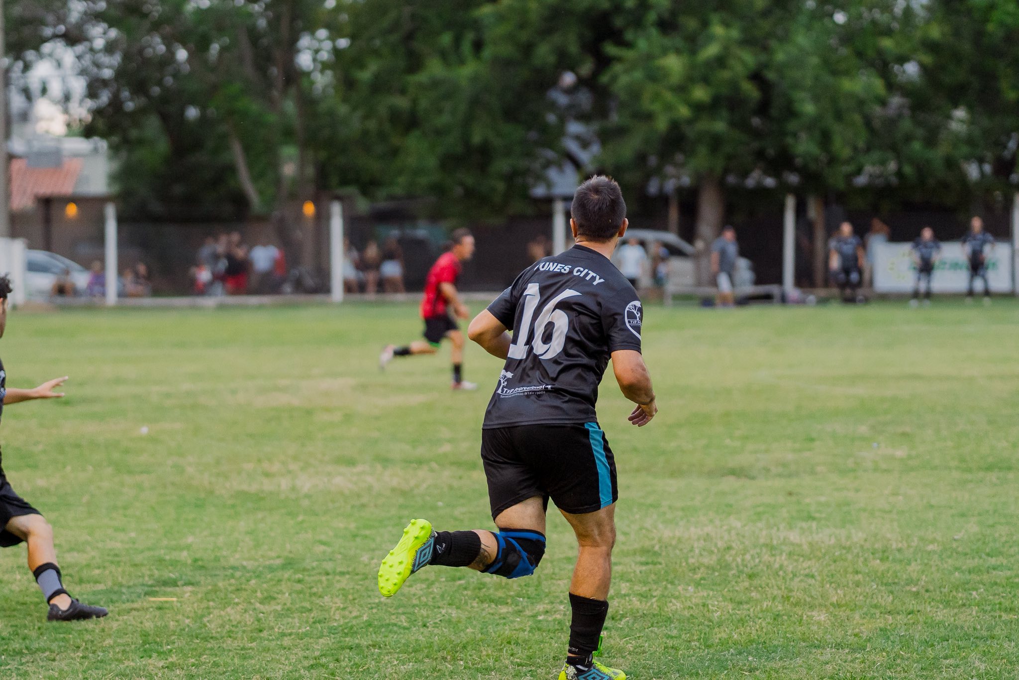 Noche de goles en la Copa Funes: Industrial dio la nota, Vélez goleó y el grupo B mantiene el suspenso